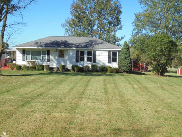 57237 Place Rd, Lenox township