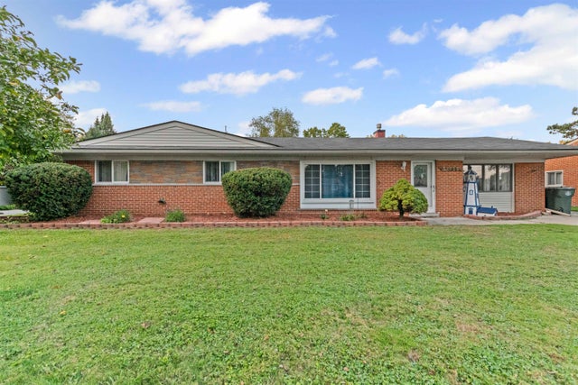 34735 Joel St, Chesterfield township