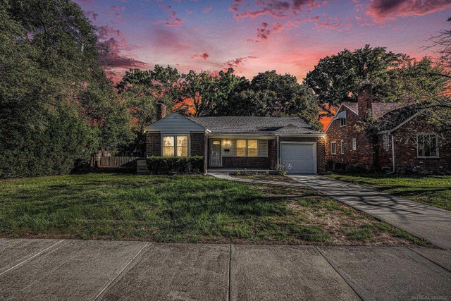 2368 Allard Ave, Grosse Pointe Woods city
