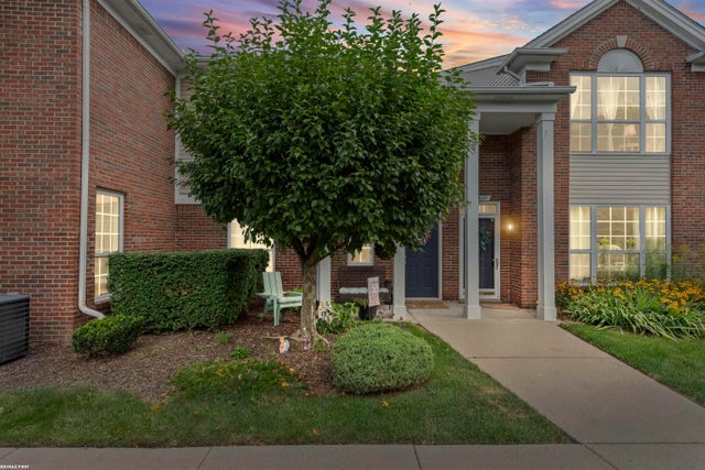 45691 Heather Ridge Dr, Macomb township