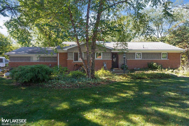 1770 Christian Hills Dr, Rochester Hills city