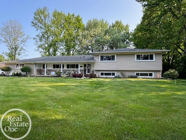 2403 E Square Lake Rd, Troy city