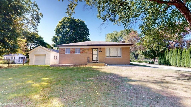 42125 Little Rd, Clinton charter township