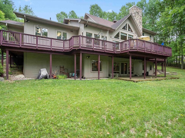 2111 Oak Ter, Groveland township