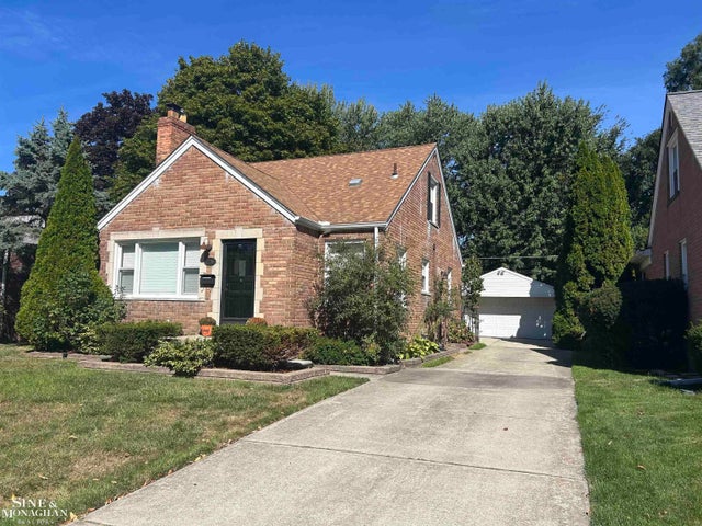 2286 Allard Ave, Grosse Pointe Woods city