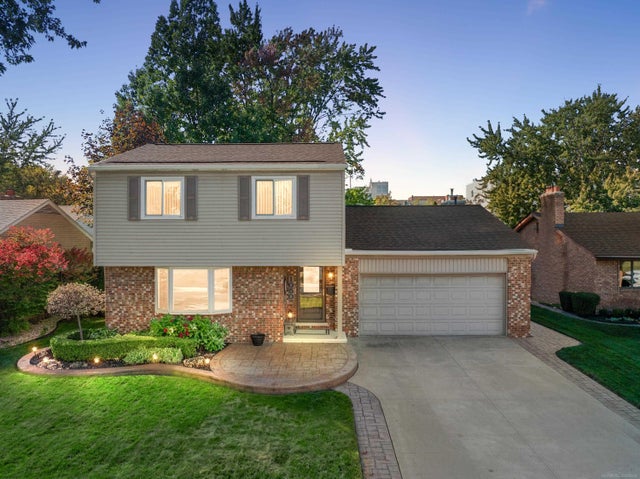 1050 Roslyn Rd, Mt. Clemens city