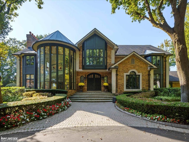 17455 Iris Cir, Clinton charter township