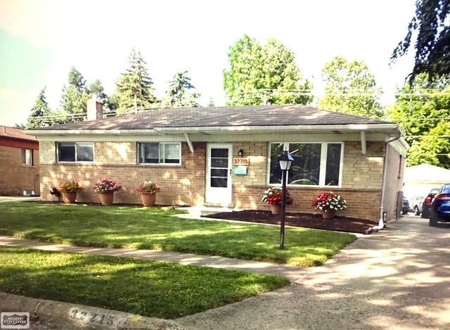 32215 Dover Dr, Warren city