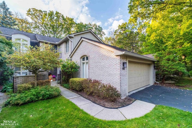 1204 S Timberview Trl, Bloomfield charter township