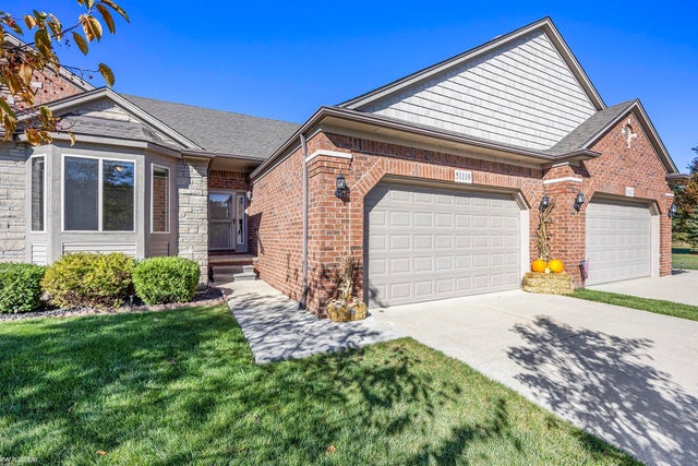 51119 Paxton Dr, Chesterfield township