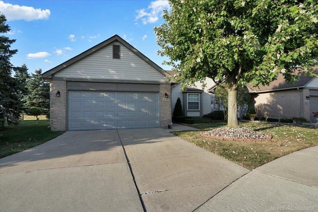 16341 Scenic Dr, Clinton charter township