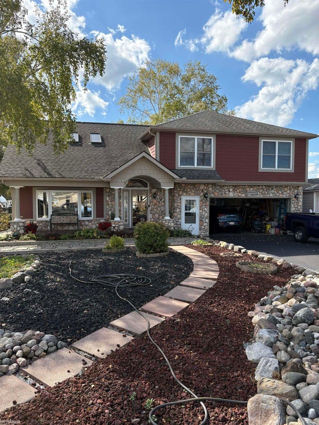 45465 Teal Court Ct, Chesterfield township