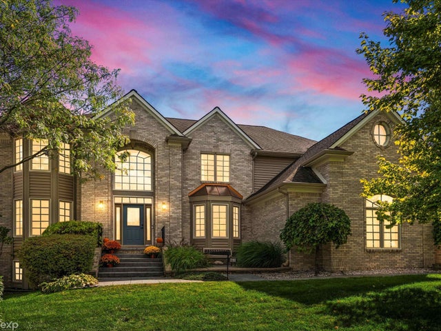 2282 Kingscross Dr, Shelby charter township