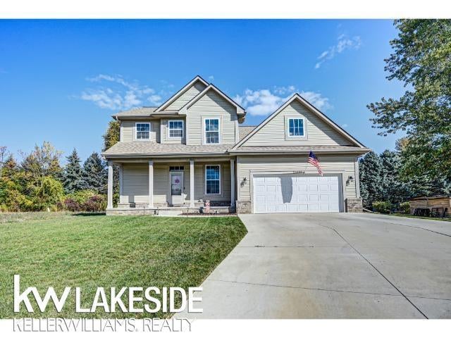 26377 Pine Gate Dr, Chesterfield township