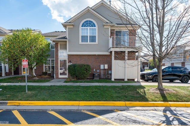 15357 Yale Dr, Clinton charter township