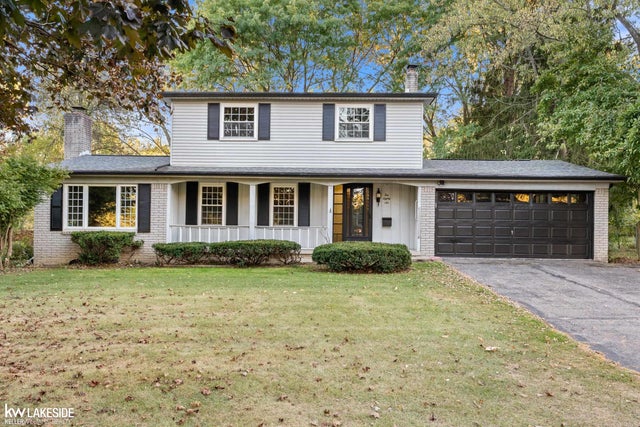 1086 E Silverbell Rd, Orion charter township