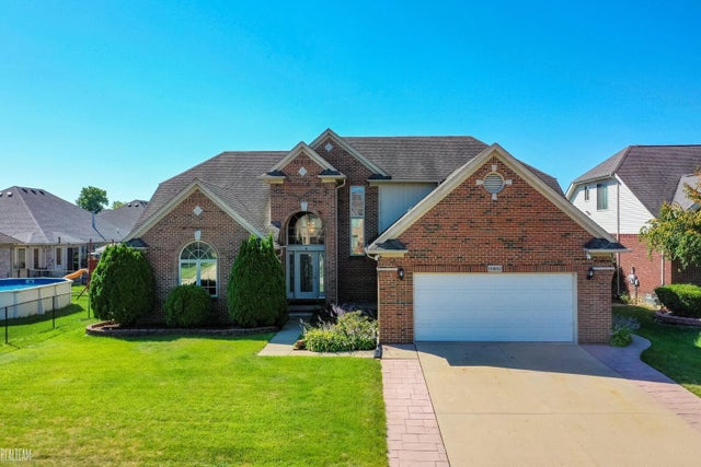 15892 Hyacinth Dr, Macomb township