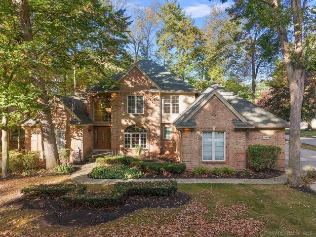 53463 Hunters Crossing Dr, Shelby charter township