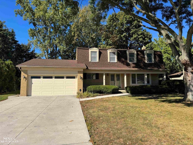 39043 Cadborough Dr, Clinton charter township