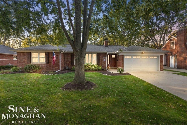 20007 Holiday Rd, Grosse Pointe Woods city