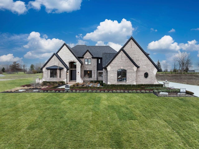 67770 Overlook Trail Dr, Washington township