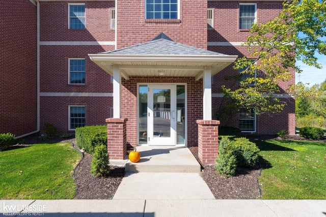 6600 Trillium Village Ln, Village of Clarkston city