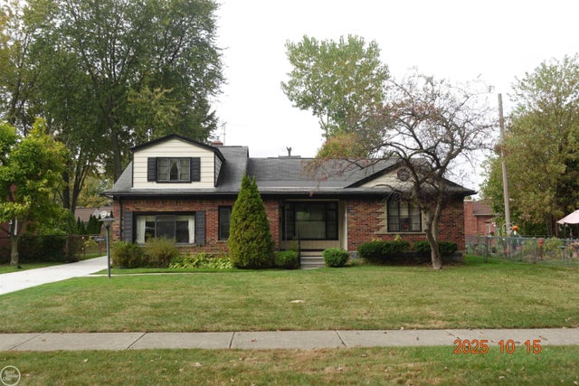 28413 Ruehle St, St. Clair Shores city