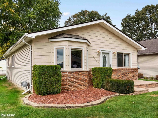 39555 Macomber St, Harrison charter township