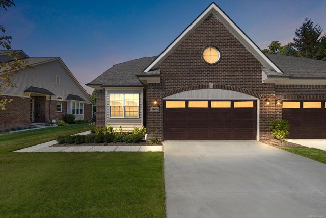 40699 Azalea Dr, Clinton charter township