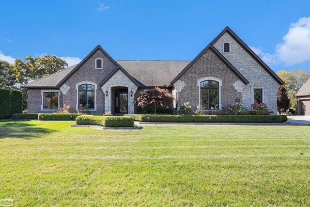11400 Bayberry Dr, Bruce township