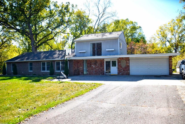 21272 Belleview St, Clinton charter township