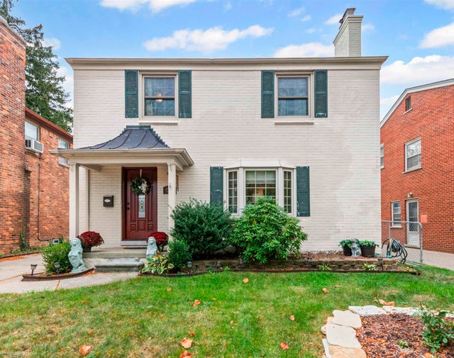 1597 Newcastle Rd, Grosse Pointe Woods city