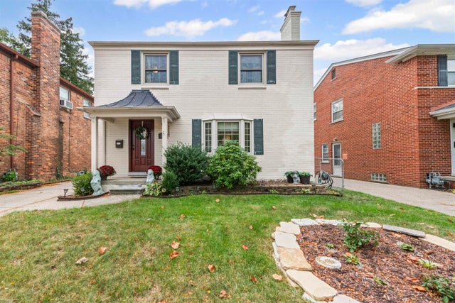 1597 Newcastle Rd, Grosse Pointe Woods city