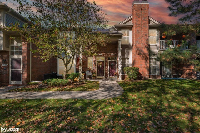 15432 Yale Dr, Clinton charter township