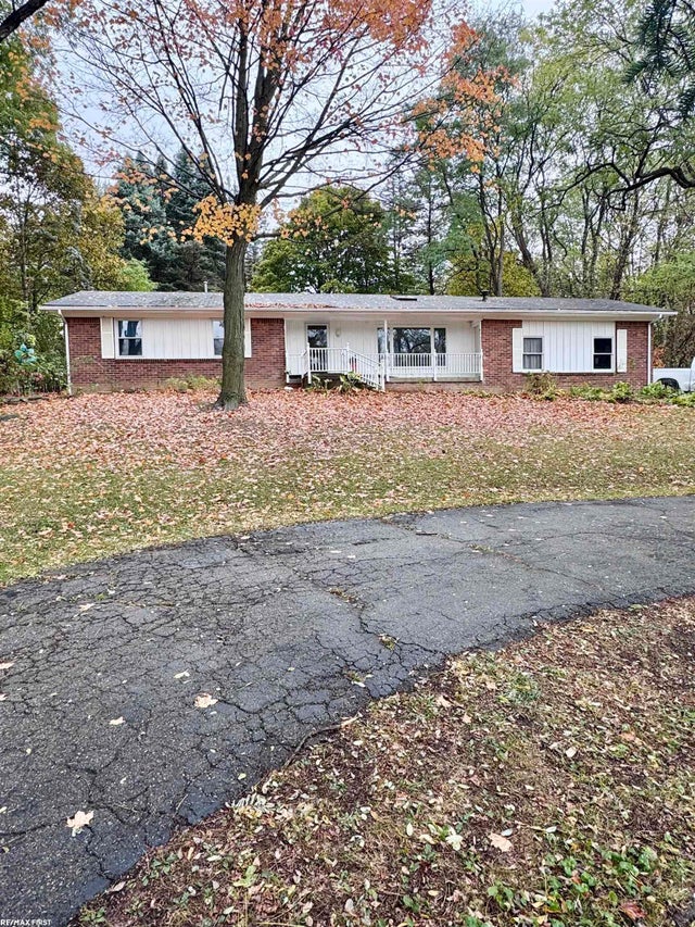 1901 Orion Rd, Lake Orion village