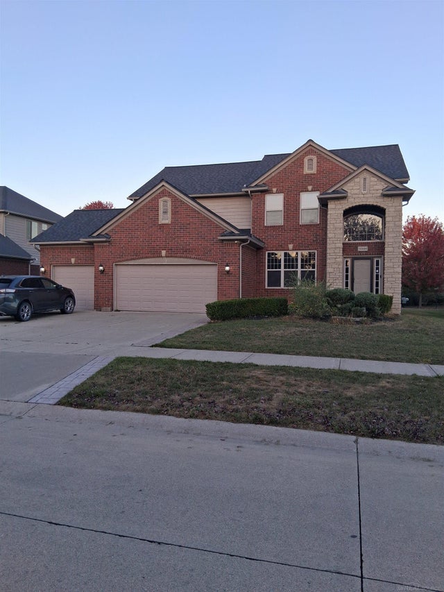 50444 Pinnacle Woods, Macomb township