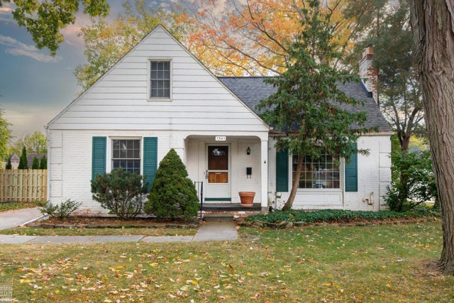 1341 Hawthorne  Rd, Grosse Pointe Woods city