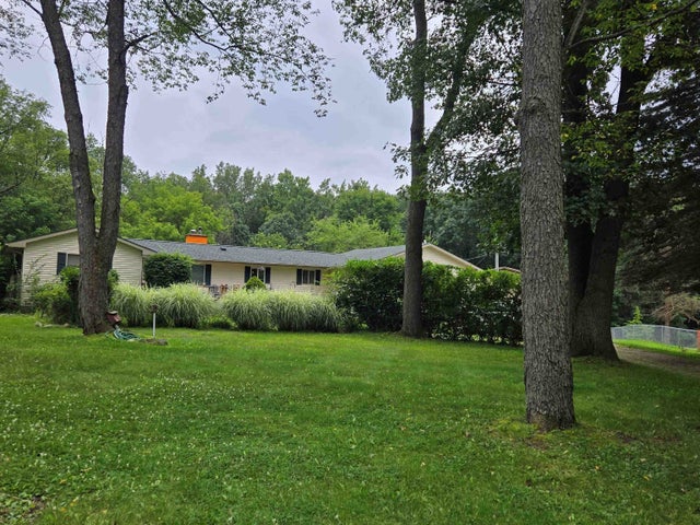 1640 Hendrie Road, Metamora village