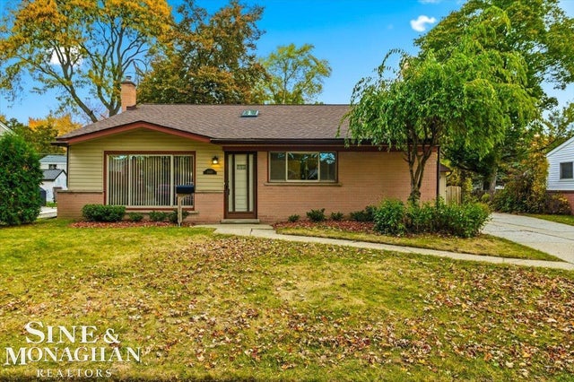 21437 Hillside Dr, Clinton charter township
