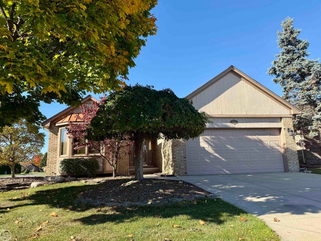 36431 Harness Circle Ct, Clinton charter township