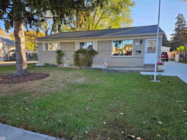 27392 Groveland, Madison Heights city