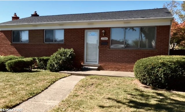 25841 Gunston Ave, Warren city