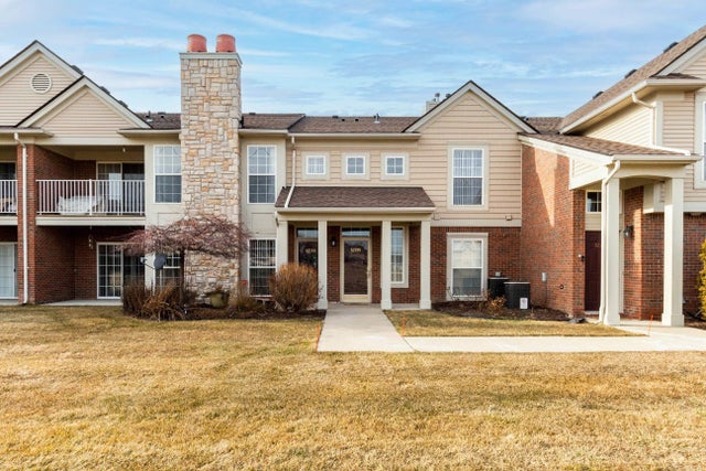 52196 Naugatuck, Macomb township