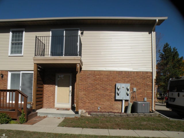 36797 W Meadowood, Richmond city