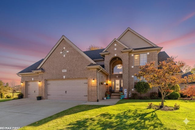 52142 Pawnee Dr, Macomb township