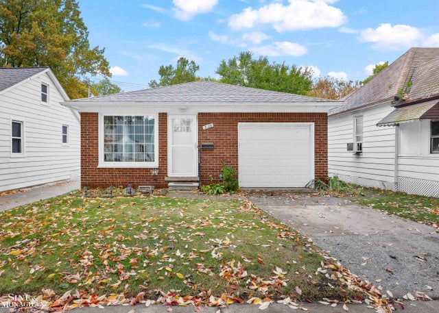 2126 Ridgemont Rd, Grosse Pointe Woods city