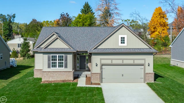 7982 Jordan Dr, Waterford charter township