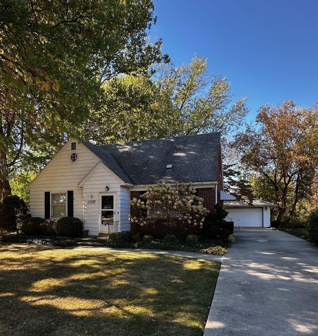 45301 N Branch St, Macomb township