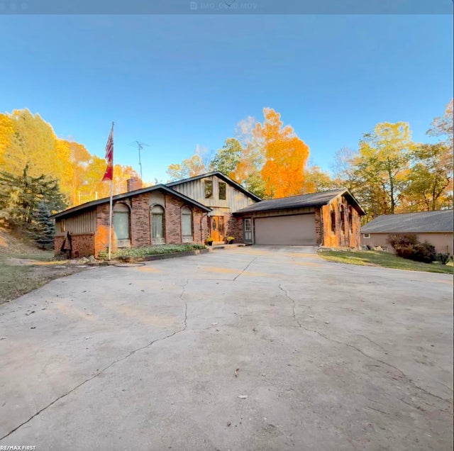 1185 Barr Rd, Oxford village