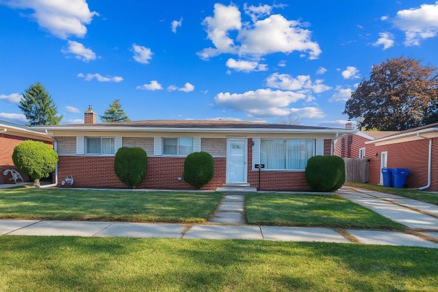 28616 Newport Dr, Warren city